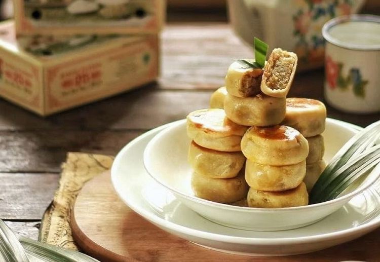 Salah satu jajanan legendaris Jogja, Sumber: shopee.co.id