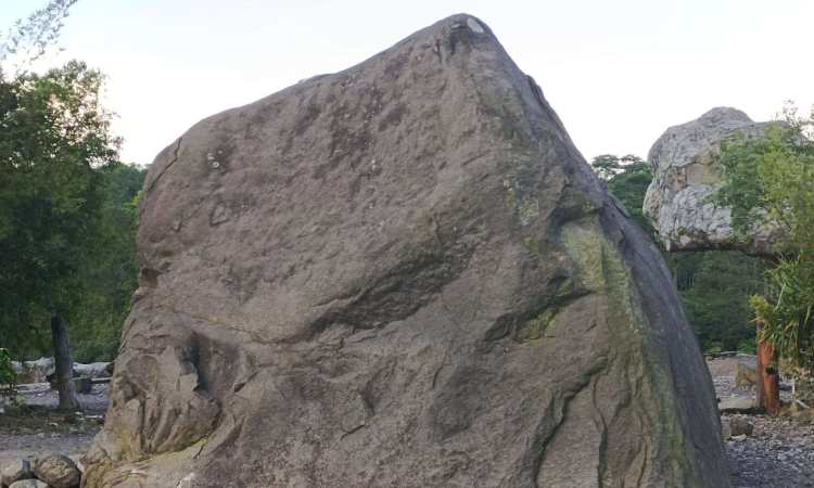 Wisata Batu Alien, Sumber: rri.co.id