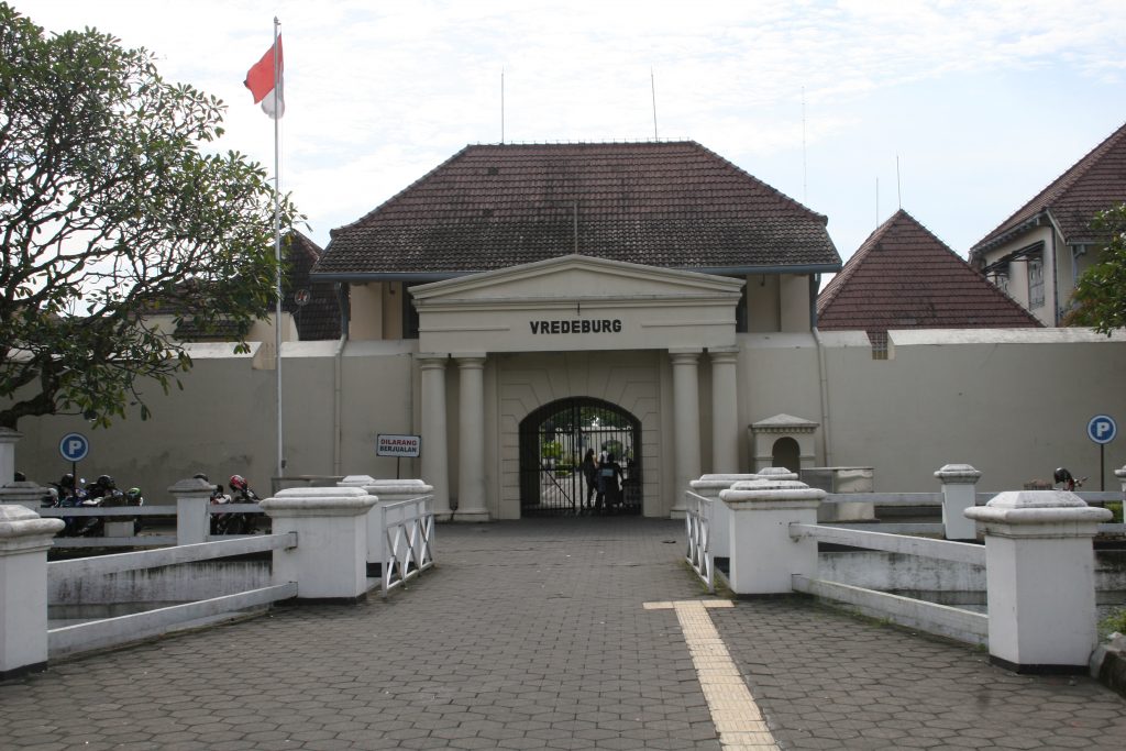 Benteng Vrederburg, salah satu bangunan bersejarah di Jogja. Sumber: en.wikipedia.org