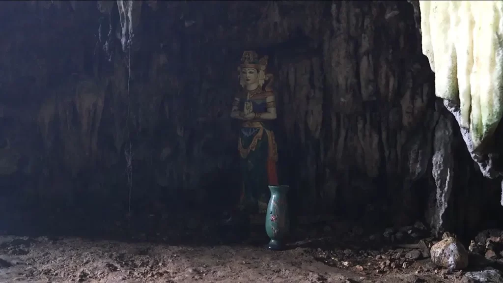 Patung Ratu Kidul di dalam Goa Langse. Sumber Liputan6