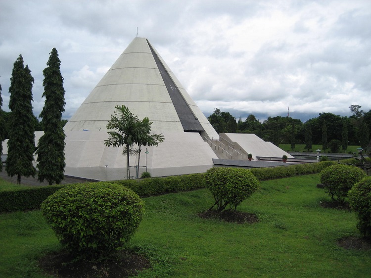 Monumen Jogja Kembali (Monjali), Sumber: id.wikipedia.org