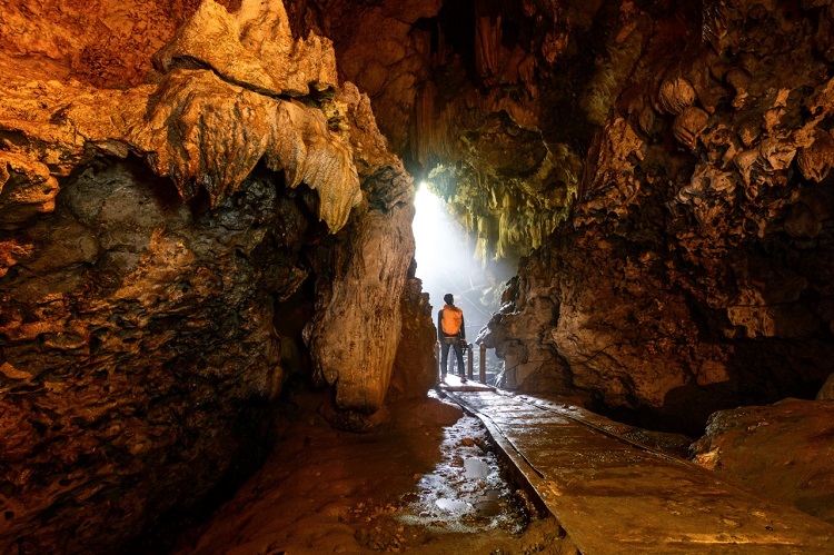 Goa Kiskendo Jogja, Sumber: getlost.id