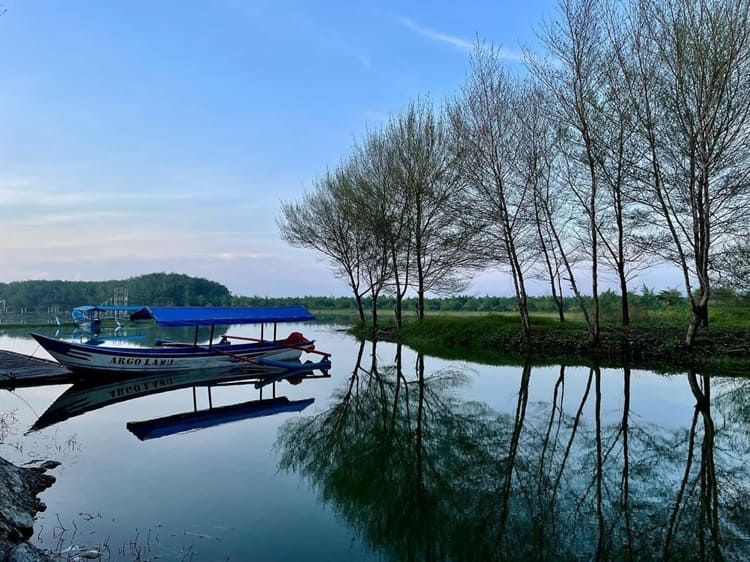 Laguna pantai glagah, Sumber: visitingjogja.jogjaprov.go.id