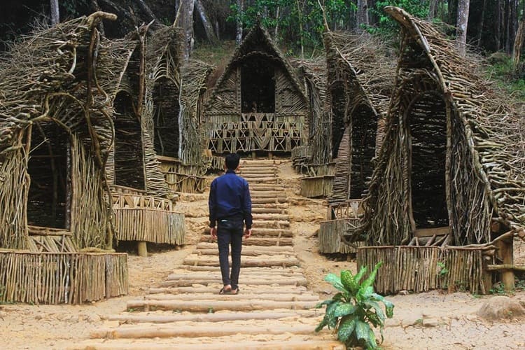 Seribu batu songgo langit, Sumber: visitingjogja.jogjaprov.go.id