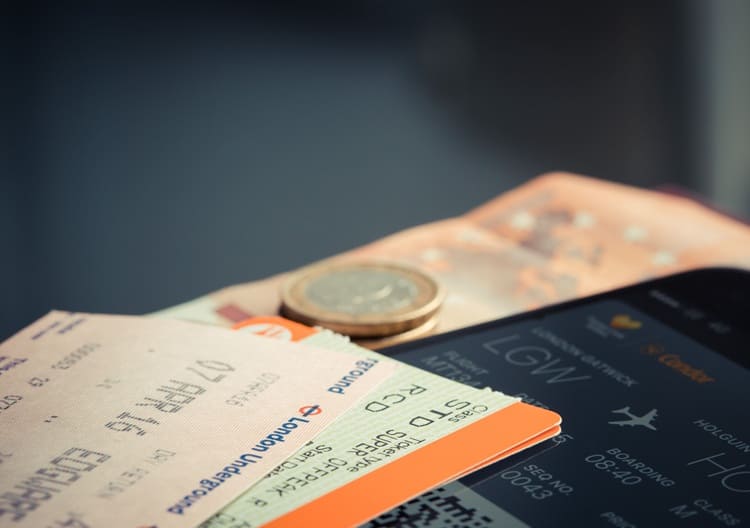 Aplikasi pesan tiket kendaraan, Sumber: pexels.com