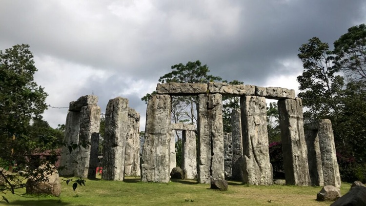 Stonehenge Jogja, Sumber: nagantour.com