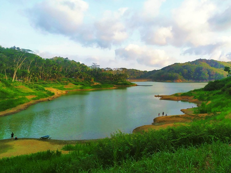 Embung sermo, Sumber: travelspromo.com