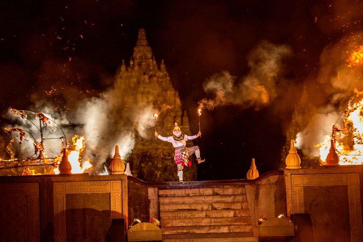 Mengenal Sendratari Ramayana Prambanan, Sumber: atourin.com