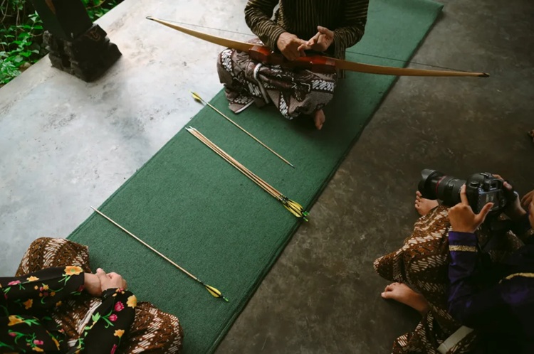 Peralatan jemparingan, Sumber: ambarrukmo.com
